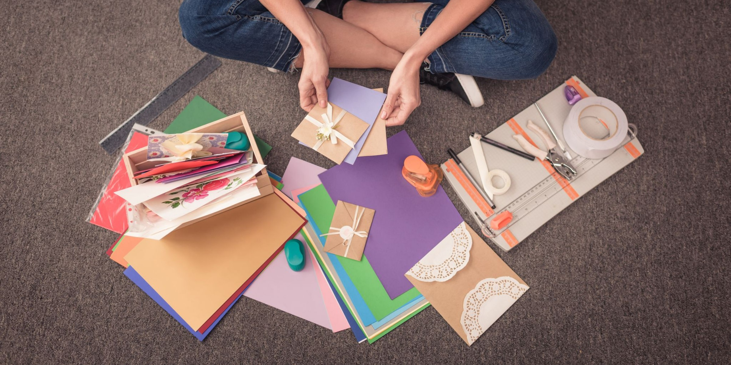 ¿Qué es el scrapbooking y cuáles són sus beneficios? Una guía para principiantes