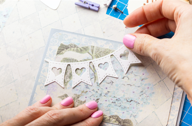 Cómo combinar telas y papel en tus proyectos de scrapbooking